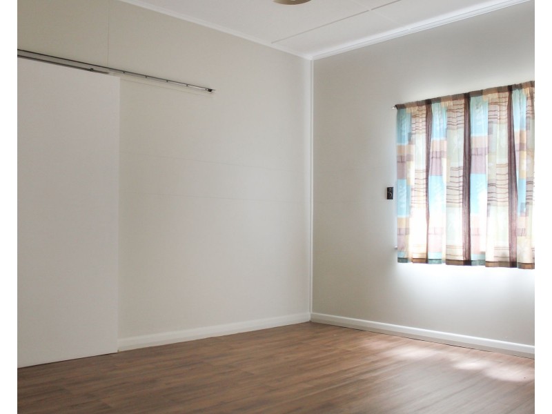 17 East Street, Sarina QLD 4737