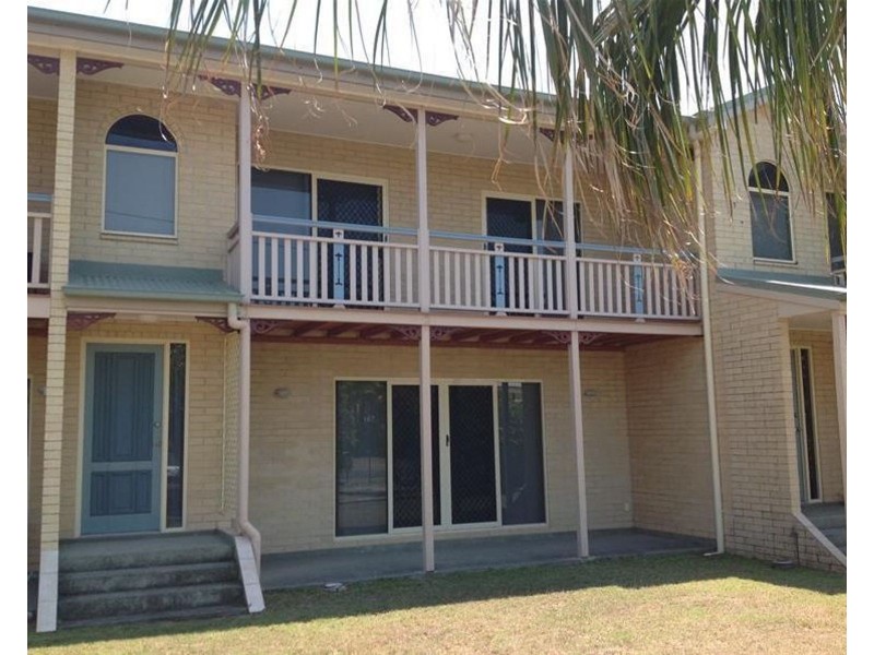 4/43 Owen Jenkins Drive, Sarina Beach QLD 4737