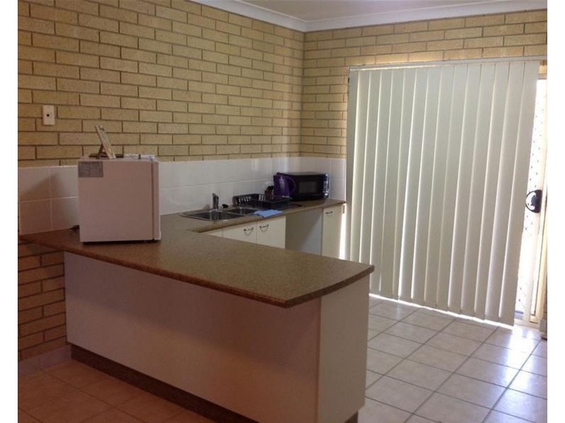 4/43 Owen Jenkins Drive, Sarina Beach QLD 4737