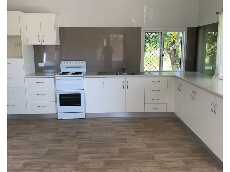 2 Captain Blackwood Drive, Sarina Beach QLD 4737