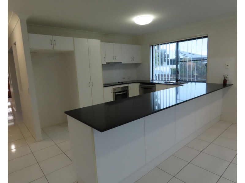 1 Crestview Crescent, Bucasia QLD 4750