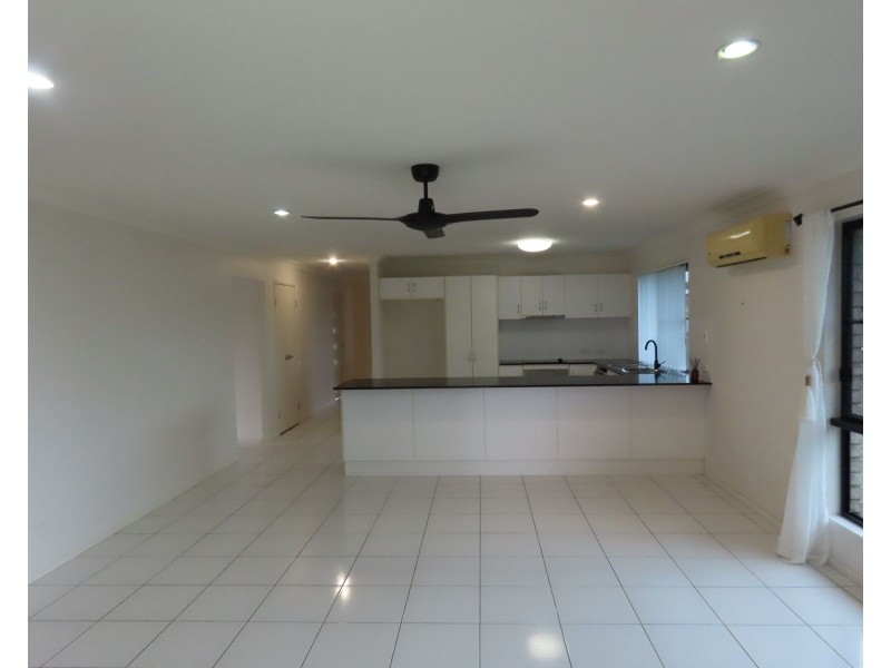 1 Crestview Crescent, Bucasia QLD 4750