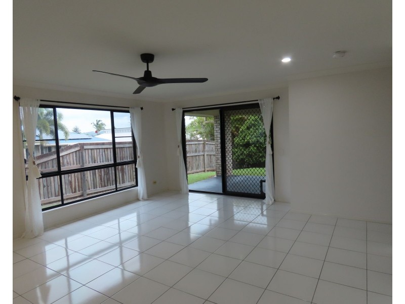 1 Crestview Crescent, Bucasia QLD 4750