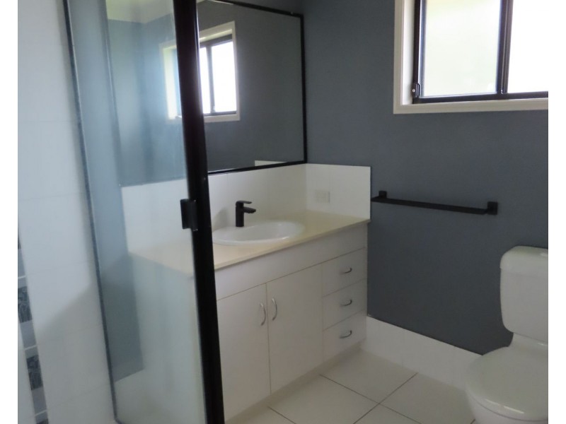 1 Crestview Crescent, Bucasia QLD 4750