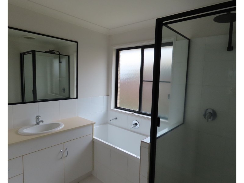 1 Crestview Crescent, Bucasia QLD 4750