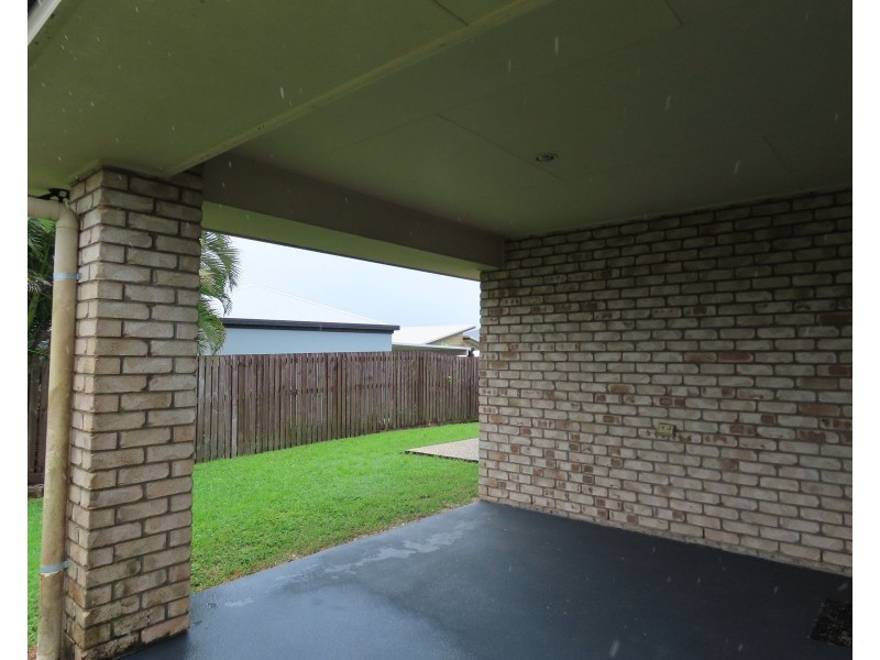 1 Crestview Crescent, Bucasia QLD 4750