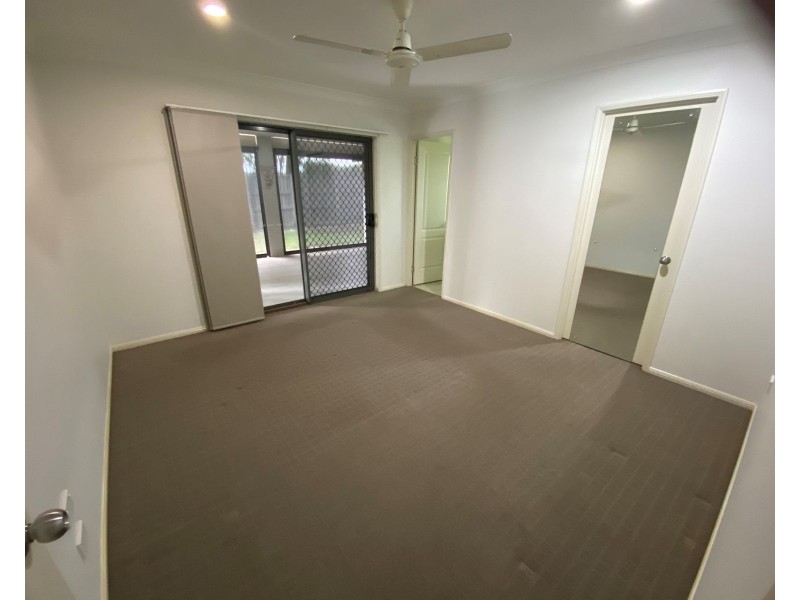 16 Woden Crescent, Ooralea QLD 4740