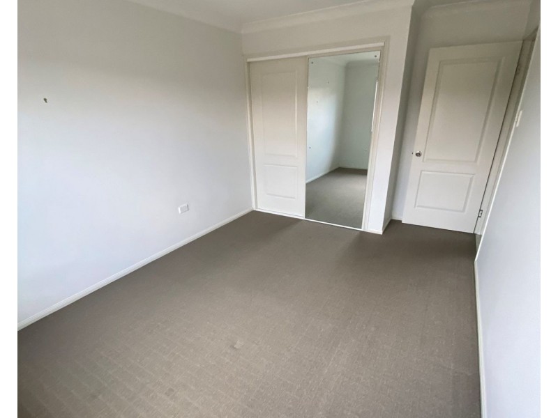 16 Woden Crescent, Ooralea QLD 4740