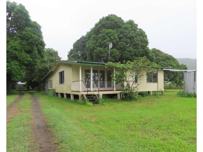 90599 Bruce Highway, Sarina QLD 4737