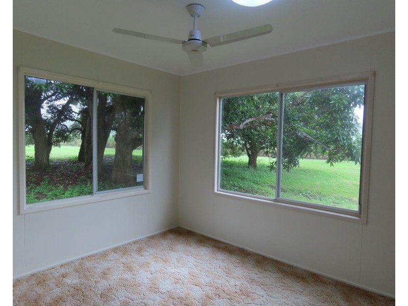 90599 Bruce Highway, Sarina QLD 4737