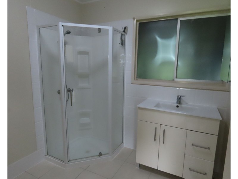 90599 Bruce Highway, Sarina QLD 4737