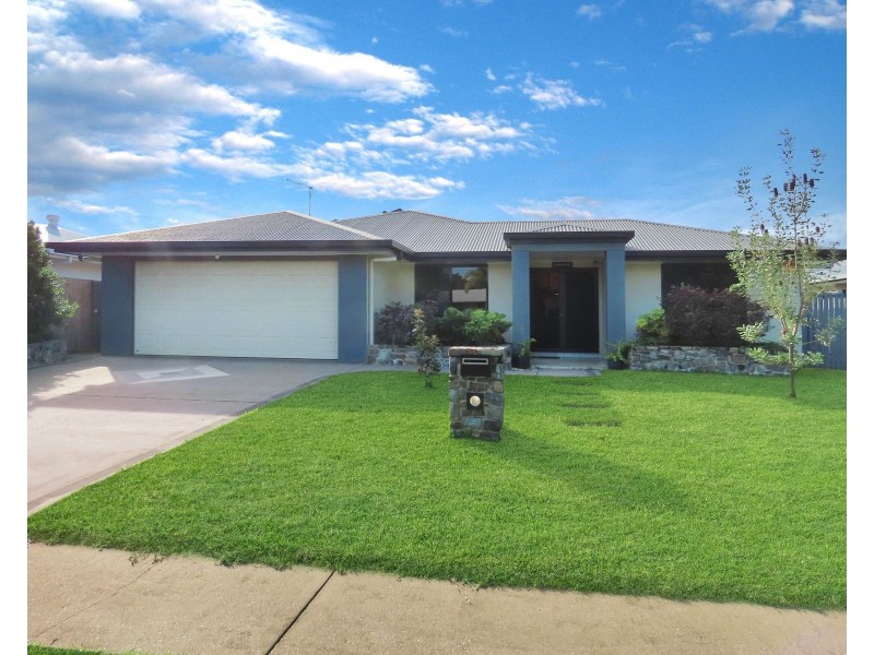 65 Wheeler Drive, Glenella QLD 4740