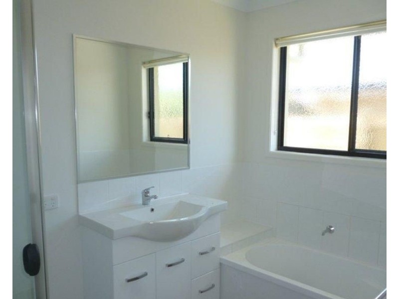 18 Monterrico Circuit, Beaconsfield QLD 4740