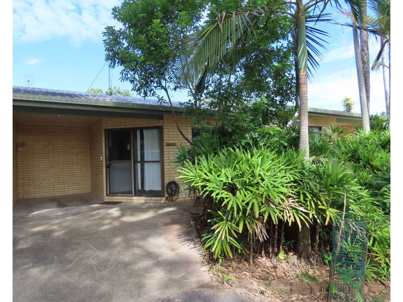 4/4 Symons Avenue, Bucasia QLD 4750