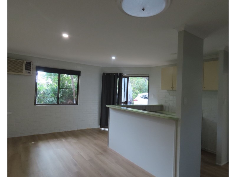 4/4 Symons Avenue, Bucasia QLD 4750