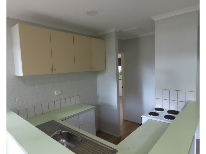 4/4 Symons Avenue, Bucasia QLD 4750