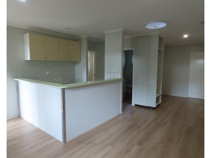 4/4 Symons Avenue, Bucasia QLD 4750