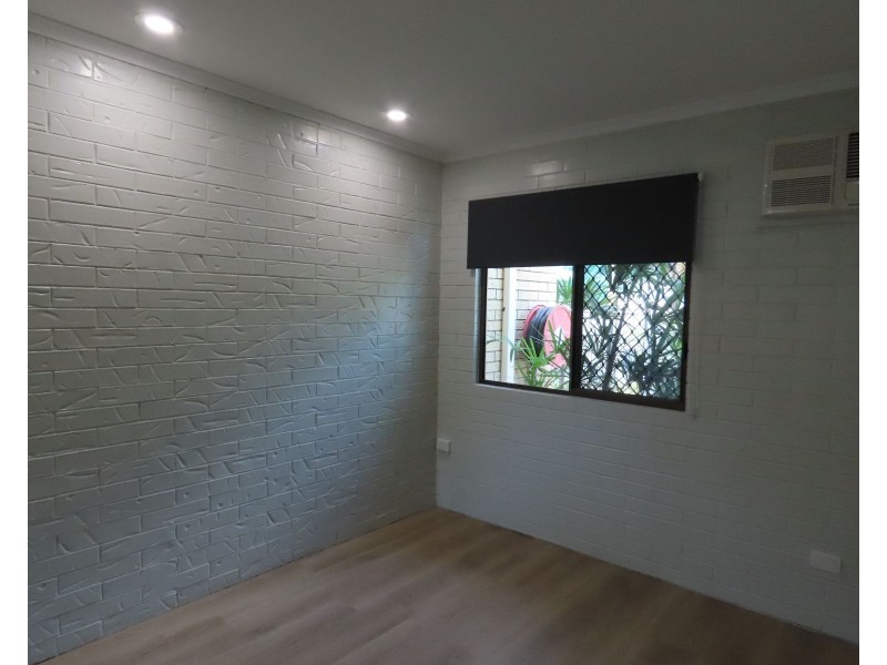 4/4 Symons Avenue, Bucasia QLD 4750
