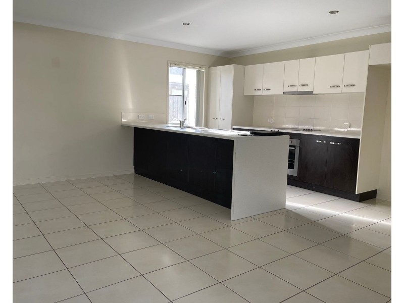 63 Newport Parade, Blacks Beach QLD 4740