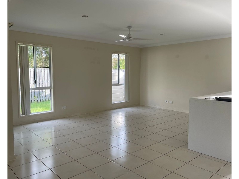 63 Newport Parade, Blacks Beach QLD 4740