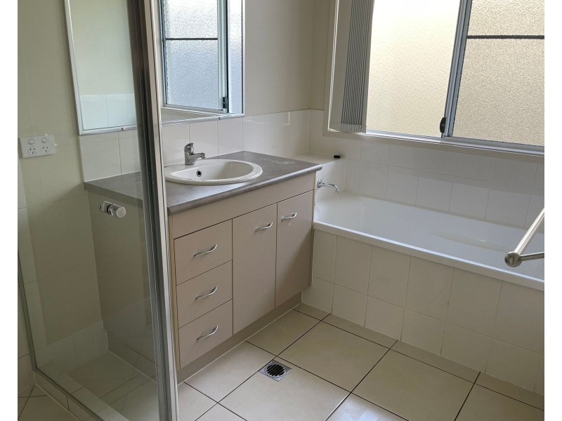 63 Newport Parade, Blacks Beach QLD 4740