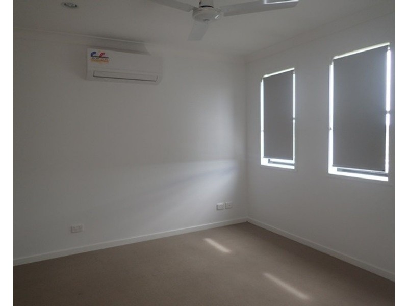 1/57 Primavera Boulevard, Beaconsfield QLD 4740