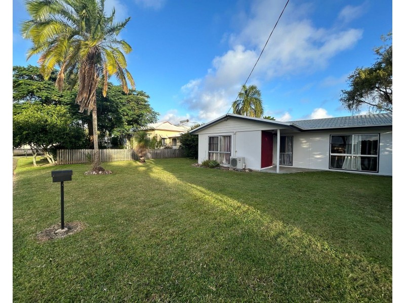 9 Holmes Drive, Beaconsfield QLD 4740