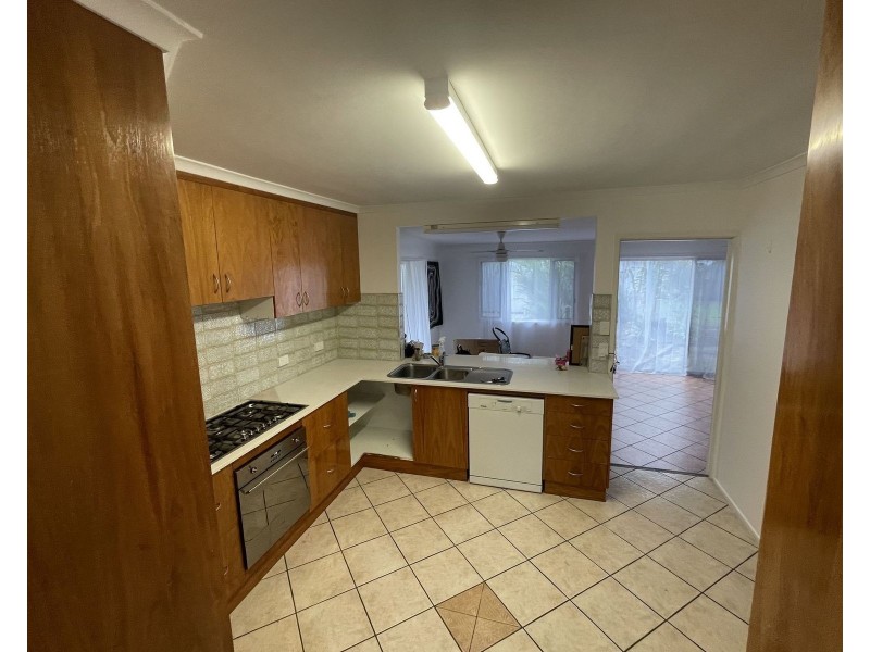 11 Teal Street, Slade Point QLD 4740