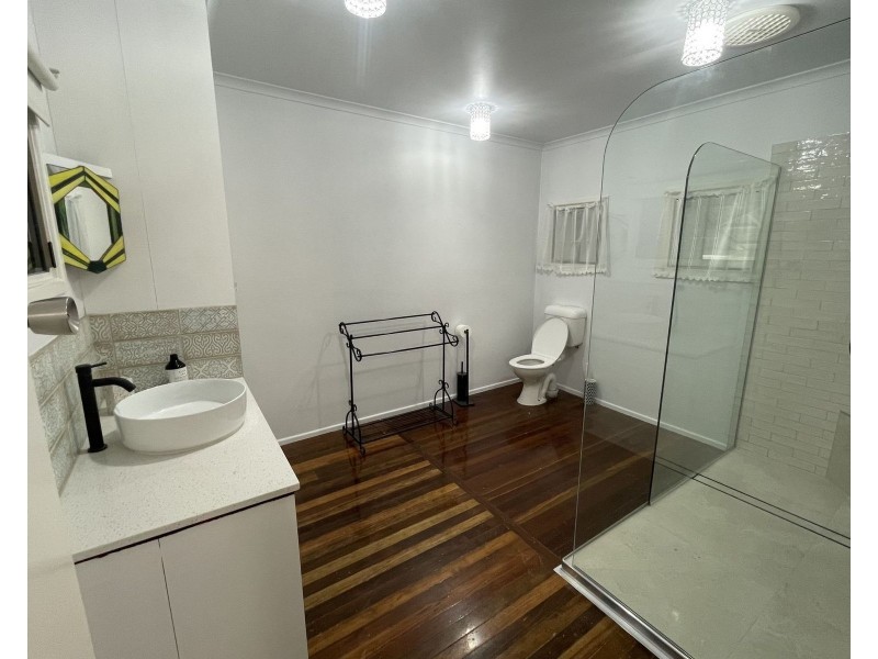 11 Teal Street, Slade Point QLD 4740