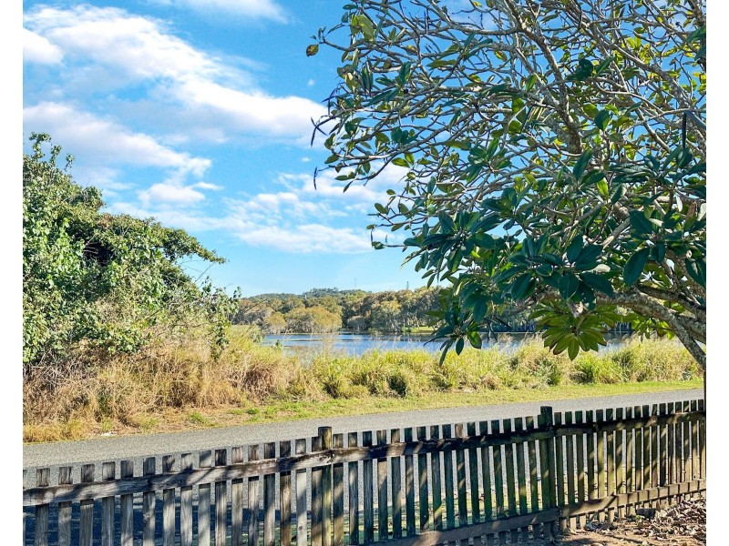 9 Pacific Drive, Hay Point QLD 4740