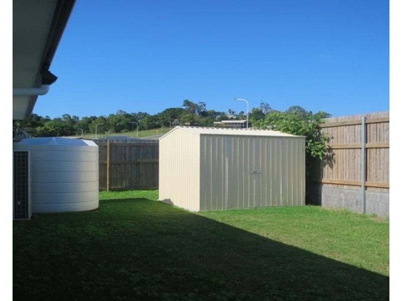 8 Dulcis Drive, Rural View QLD 4740