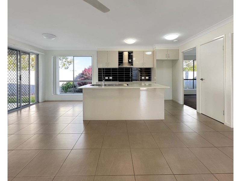2/2 Michigan Way, Andergrove QLD 4740