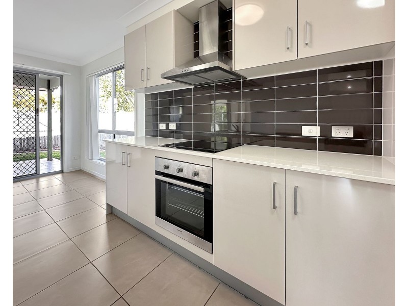 2/2 Michigan Way, Andergrove QLD 4740