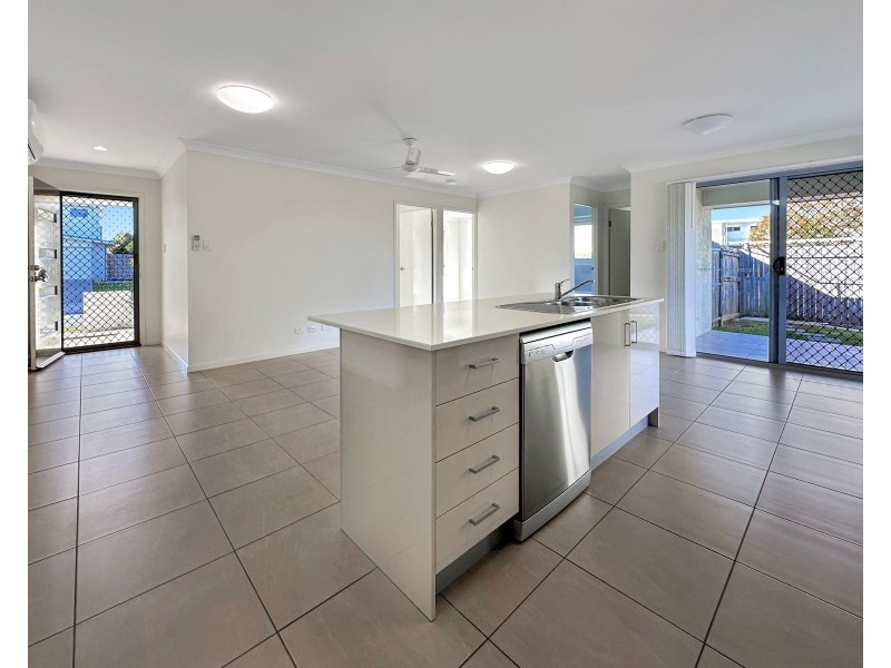 2/2 Michigan Way, Andergrove QLD 4740
