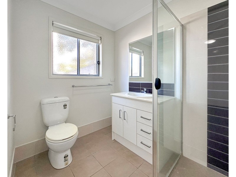 2/2 Michigan Way, Andergrove QLD 4740
