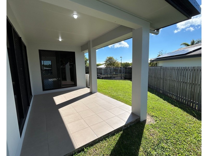 5 Townsend Street, Bucasia QLD 4750