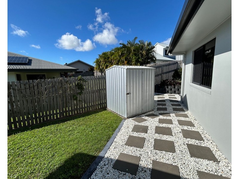 5 Townsend Street, Bucasia QLD 4750