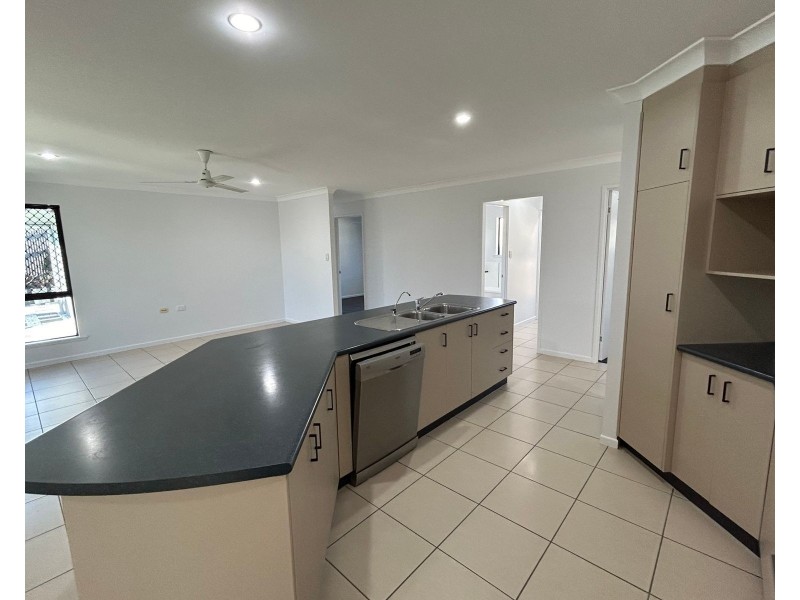 5 Townsend Street, Bucasia QLD 4750
