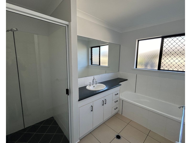 5 Townsend Street, Bucasia QLD 4750