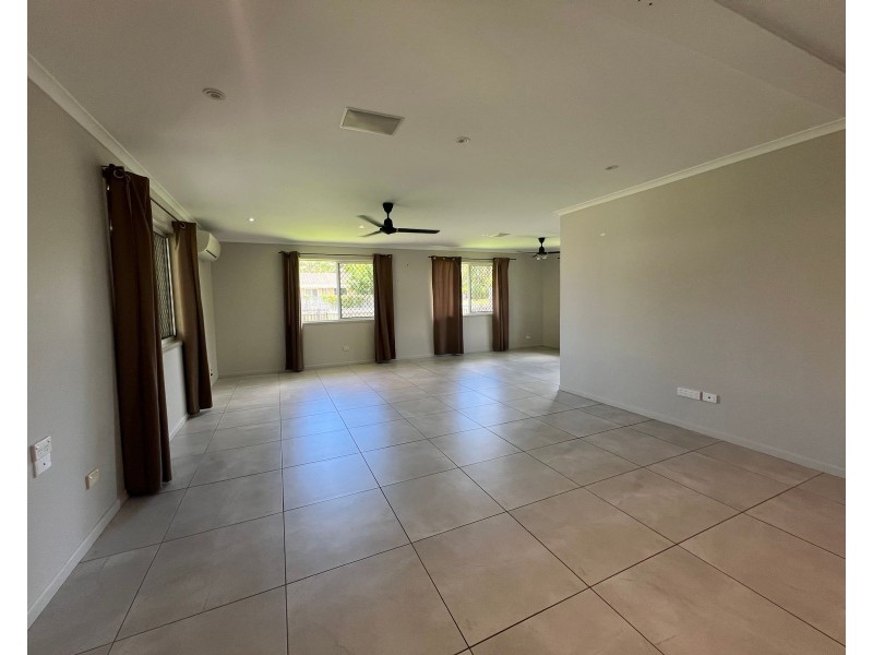 61 Geoffrey Thomas Drive, Bucasia QLD 4750