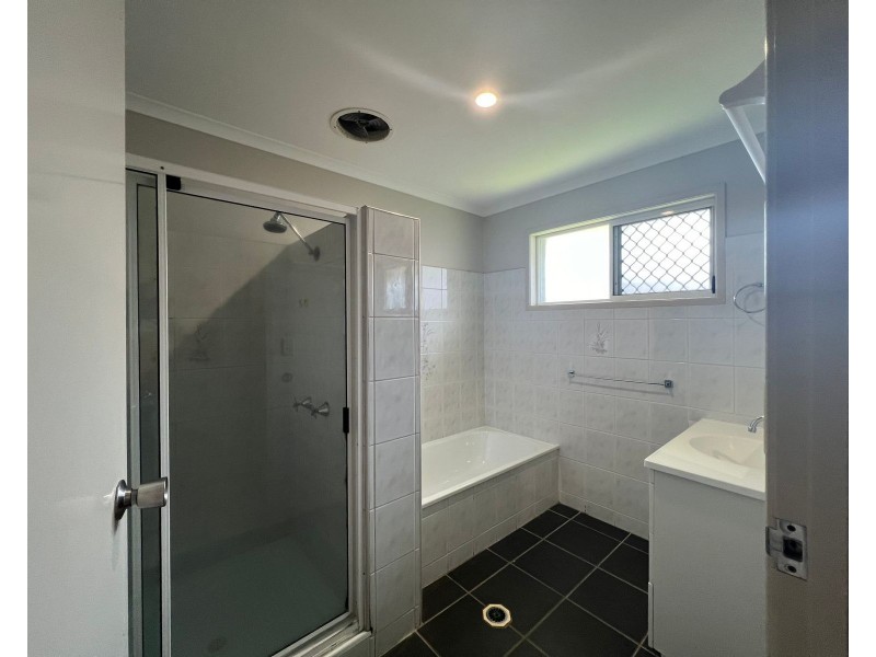 61 Geoffrey Thomas Drive, Bucasia QLD 4750
