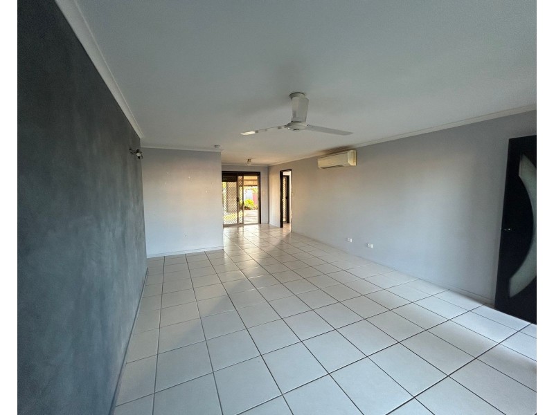 9 Davey Street, Glenella QLD 4740