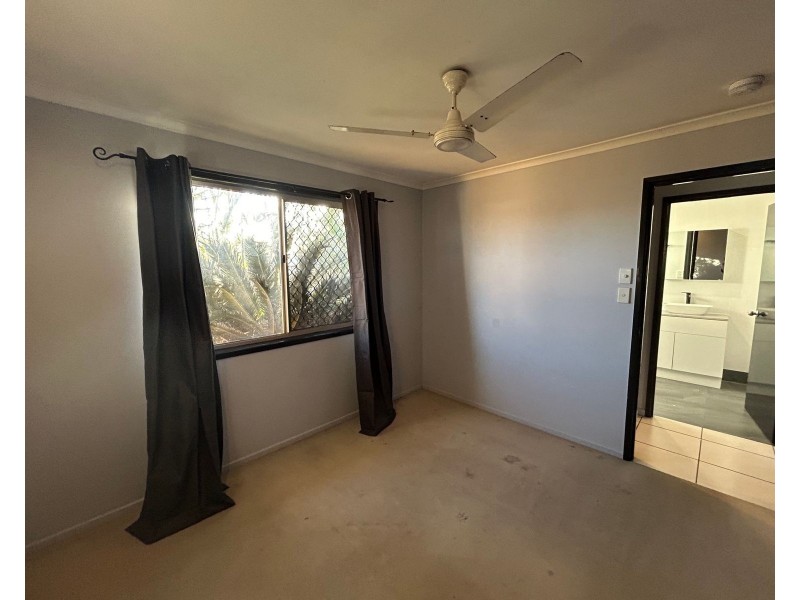9 Davey Street, Glenella QLD 4740