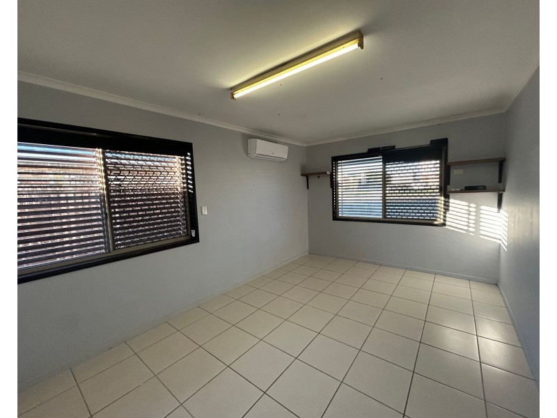 9 Davey Street, Glenella QLD 4740