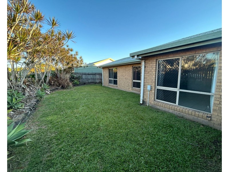 9 Davey Street, Glenella QLD 4740