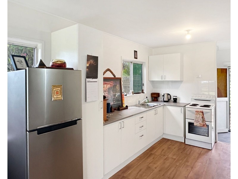 14-16 & 18 Owen Jenkins Drive, Sarina Beach QLD 4737