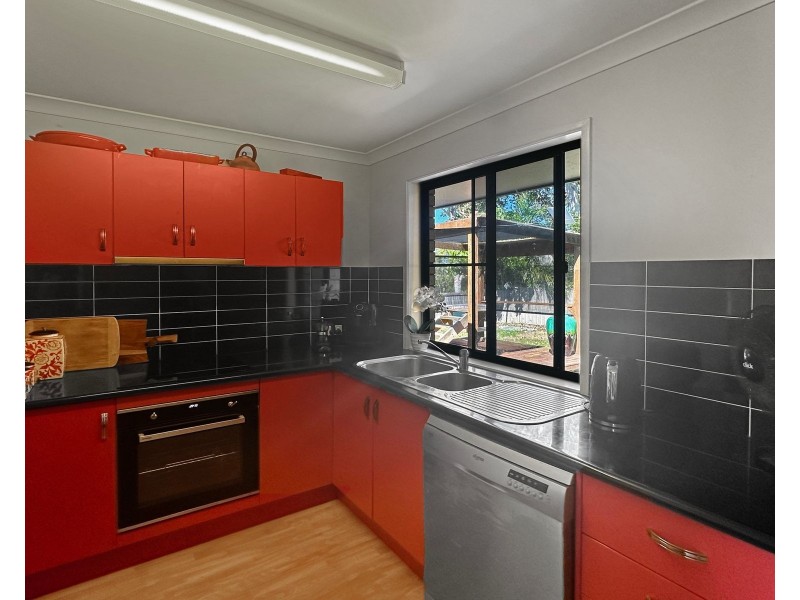 25 Maralyn Avenue, Grasstree Beach QLD 4740