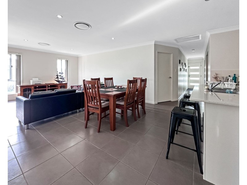 12 Dorothy Place, Mirani QLD 4754