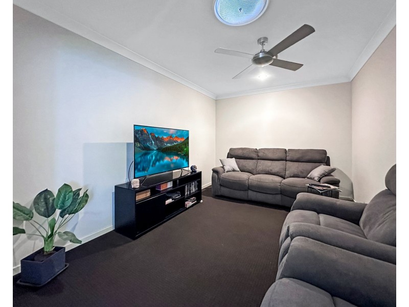 12 Dorothy Place, Mirani QLD 4754