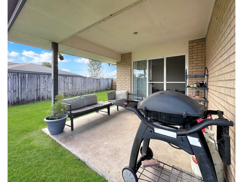 12 Dorothy Place, Mirani QLD 4754
